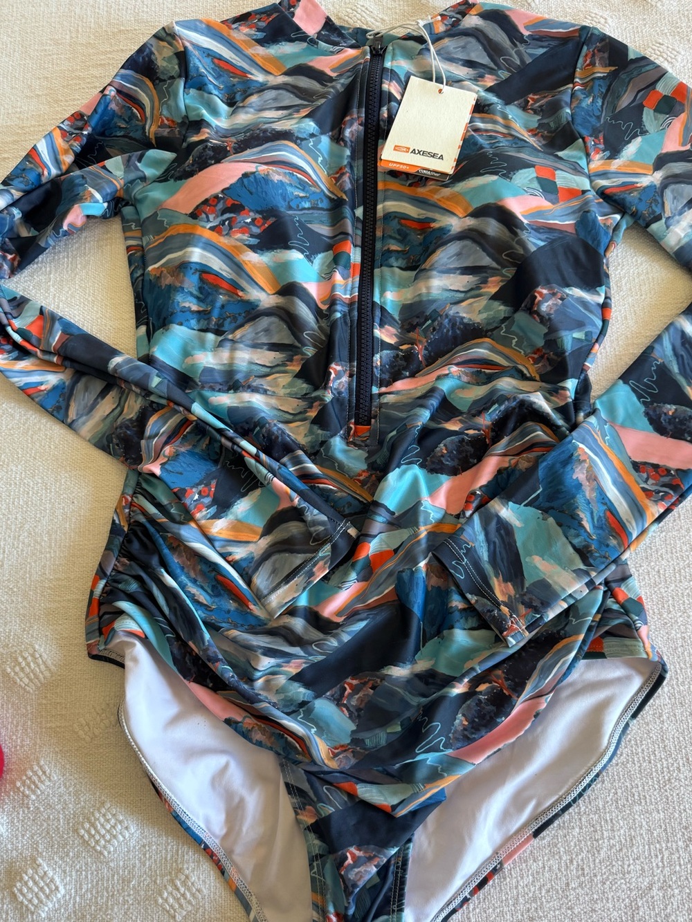 NWT-Axesea Feeling Nature One Piece Swimsuit-SZ L
N1
